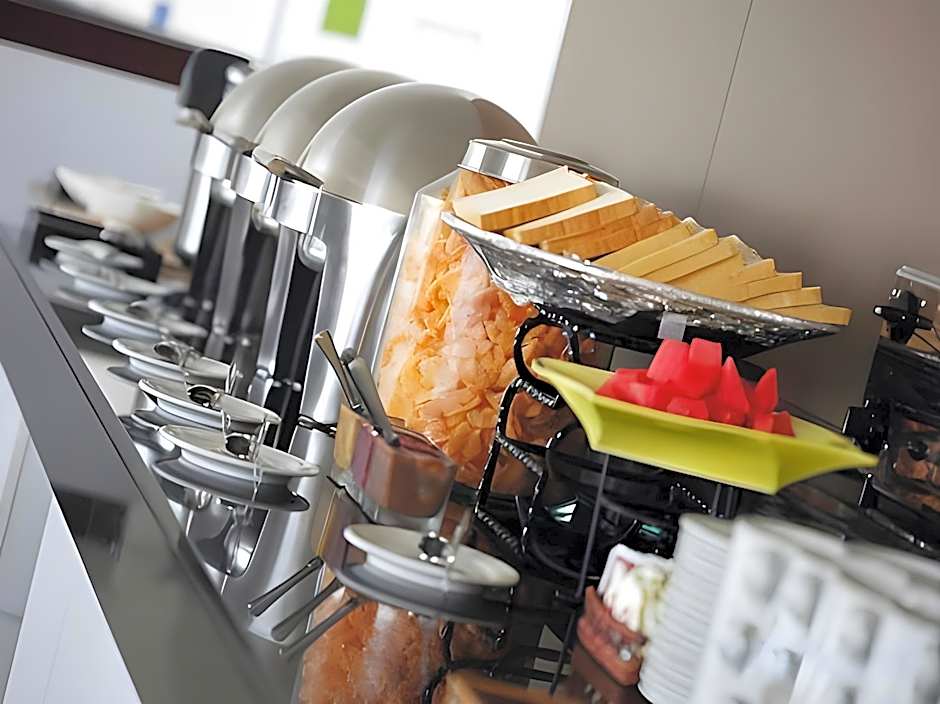 Amaris Hotel Sunset Road