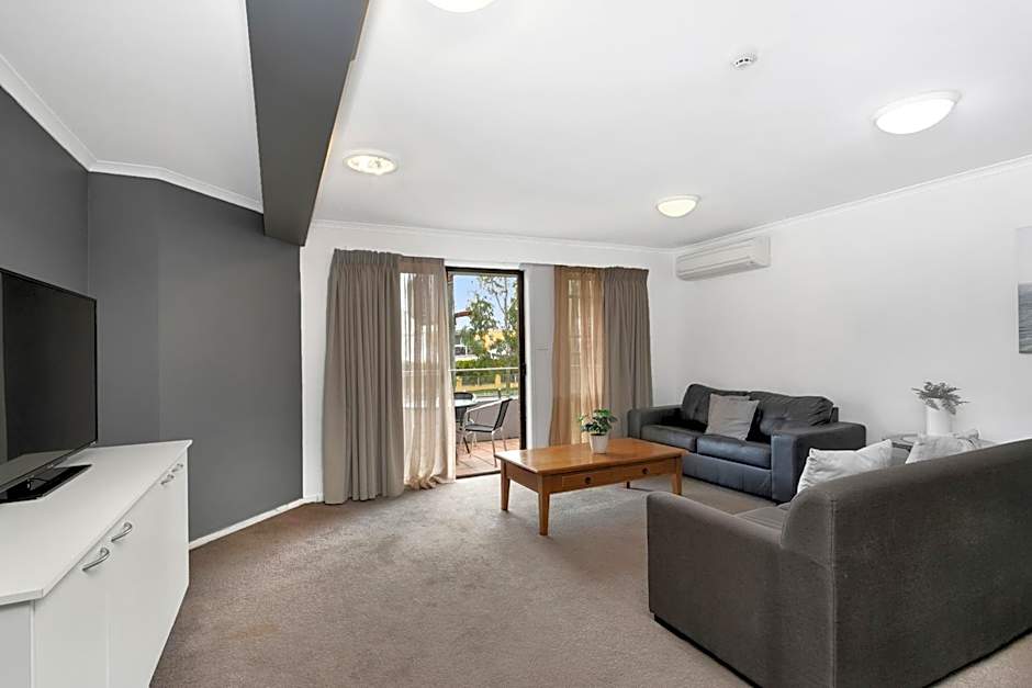 Peninsula Nelson Bay Motel and Serviced Apartments