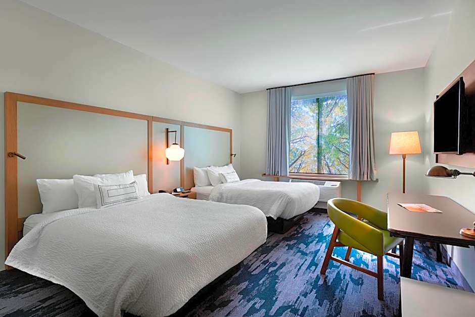 Photo 1 of 3 of 2 Queen Beds, Mobility Accessible, Bathtub