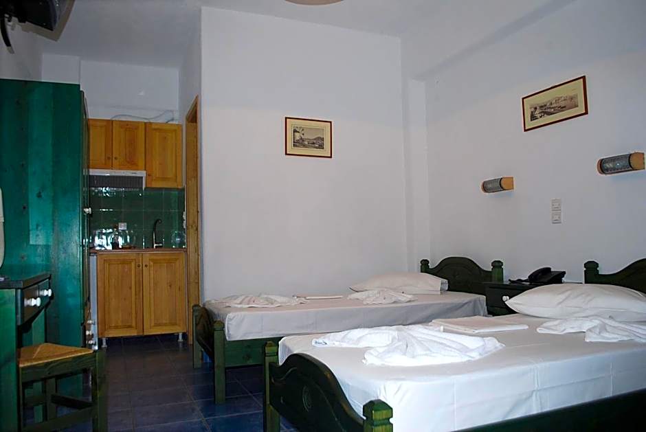 Siroco's Rooms And Studios