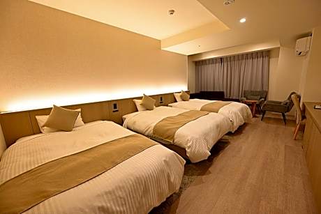 Superior Triple Room (No View) - Shower Only - Non-Smoking