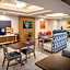 Holiday Inn Express & Suites Fairmont By IHG