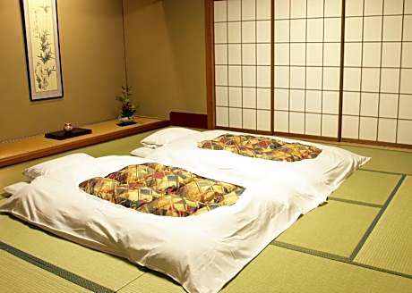 Standard Japanese Style Room - Dinner Buffet with Japanese Beef, Buffet Breakfast