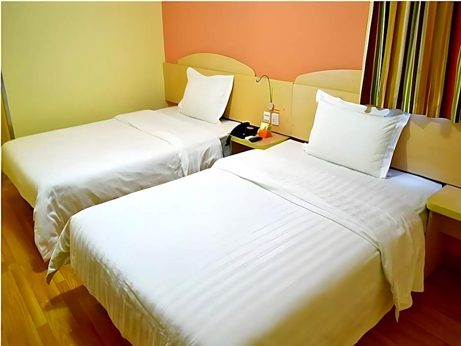 7 Days Premium Xiamen Zhongshan Road Pedestrian Street