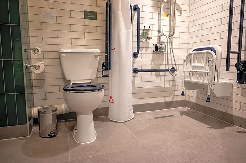 Berkshire Arms by Chef & Brewer Collection