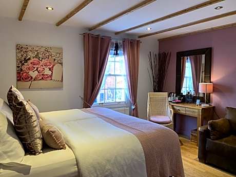 Bath House Hotel & Restaurant