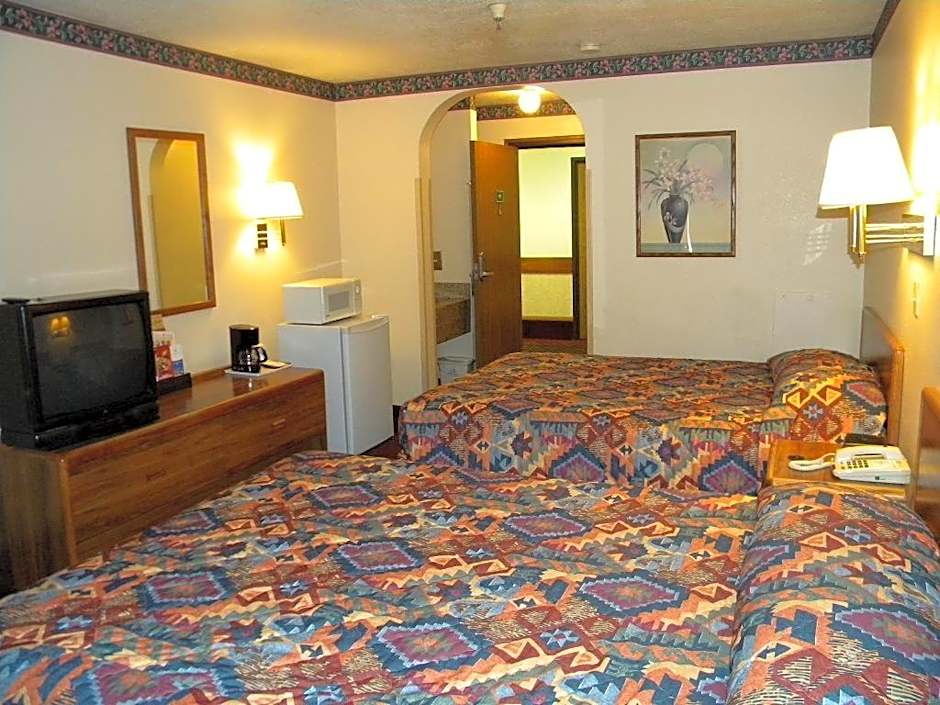Econo Lodge Inn & Suites Albuquerque East I-40 Eubank Exit