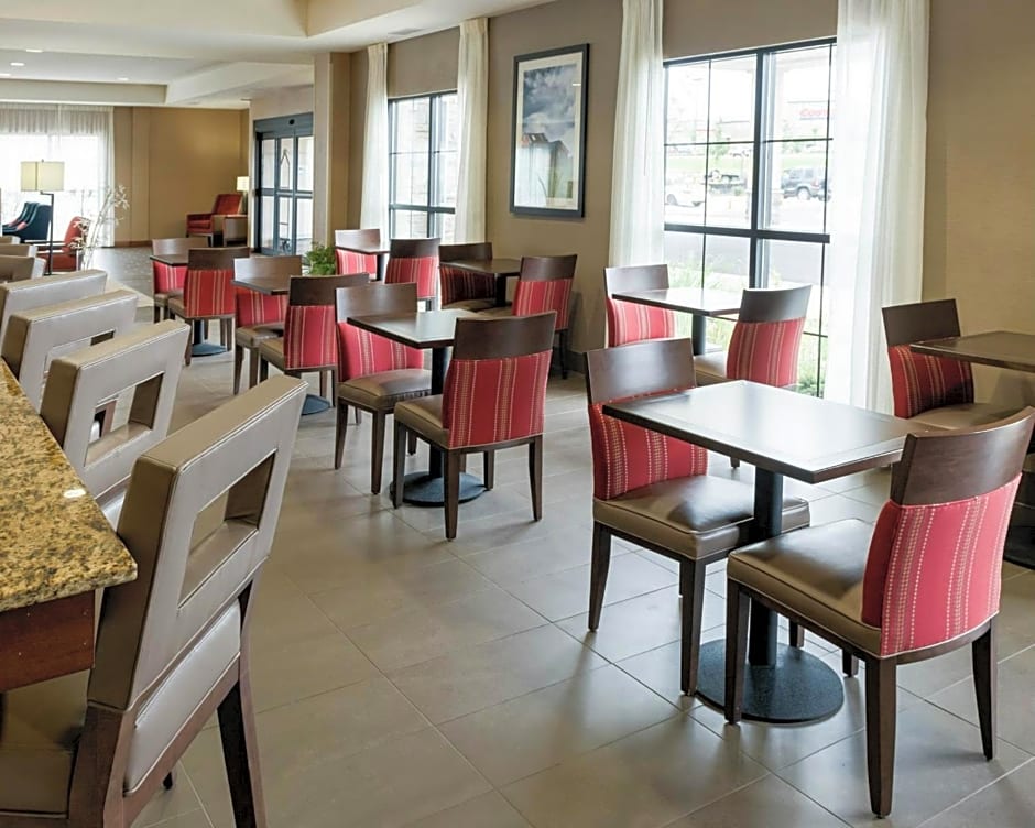 Comfort Inn & Suites West - Medical Center