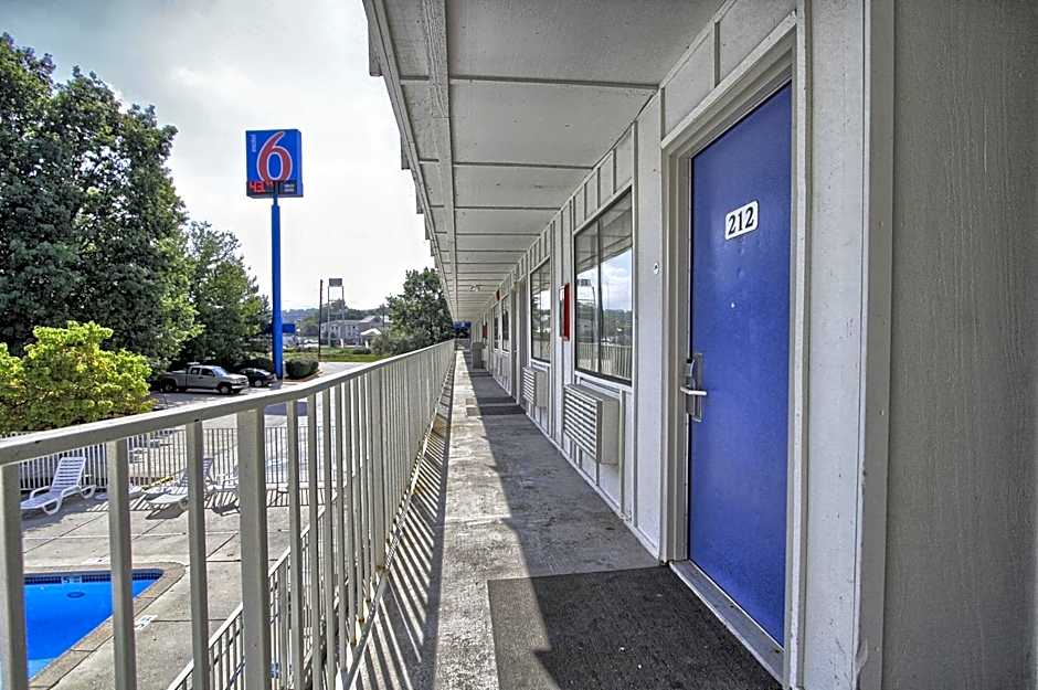 Motel 6-New Cumberland, PA - Harrisburg - Hershey South