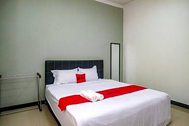 RedDoorz near Majapahit Semarang