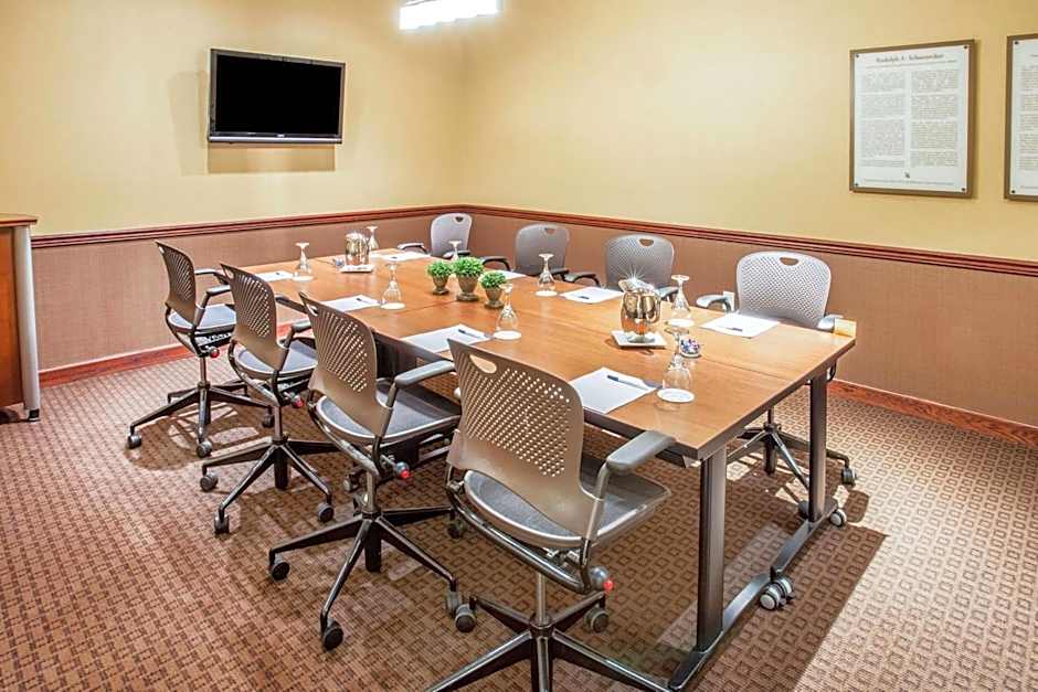 Sonesta Milwaukee West Wauwatosa