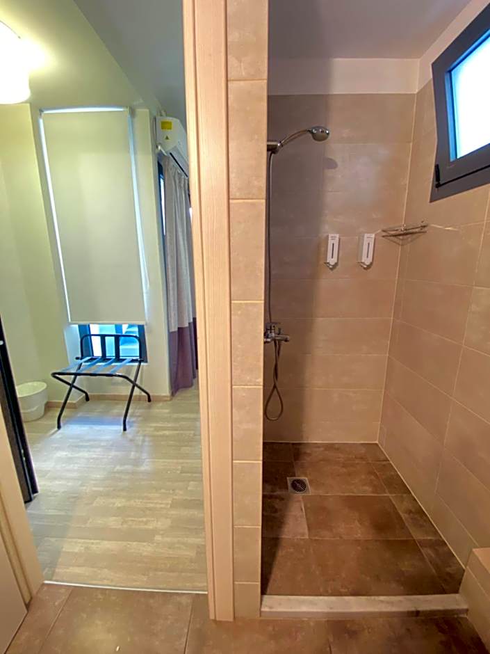 Tins Hotel City - Athens