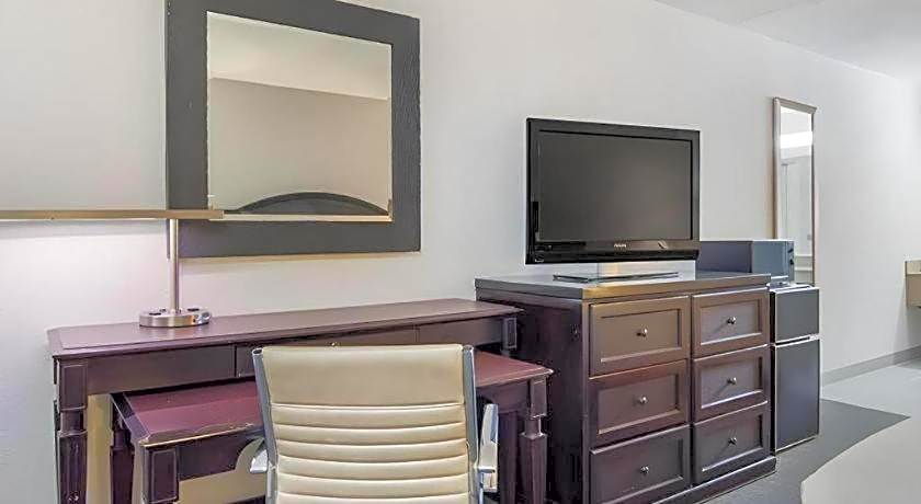 Rodeway Inn Lumberton Central