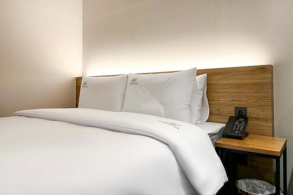 Hotel 99