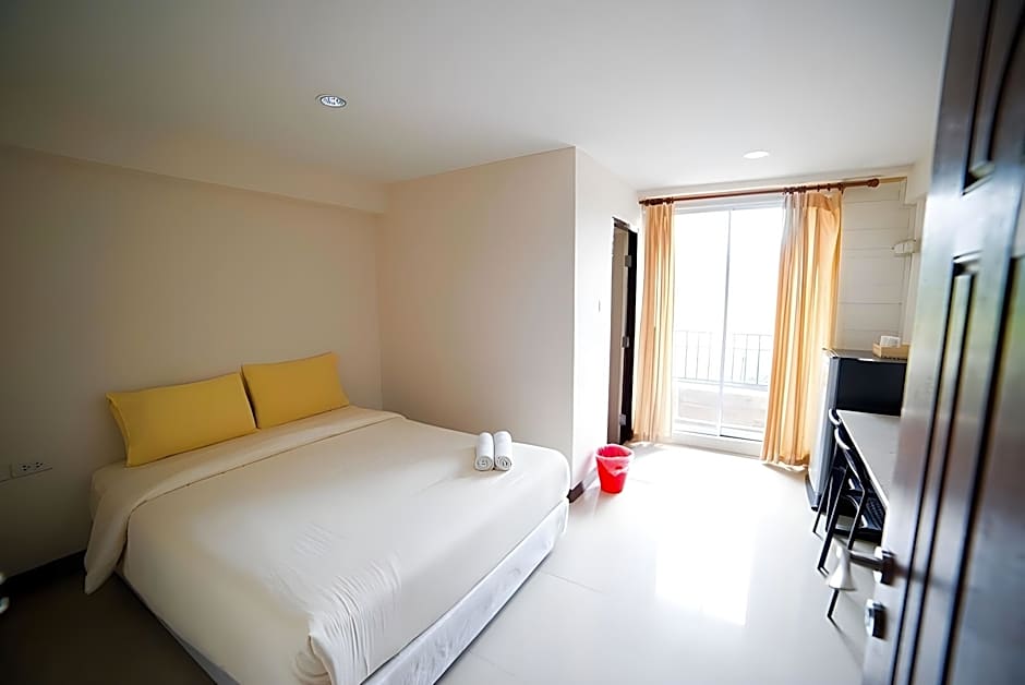 Sea Land View Apartment @ Sriracha