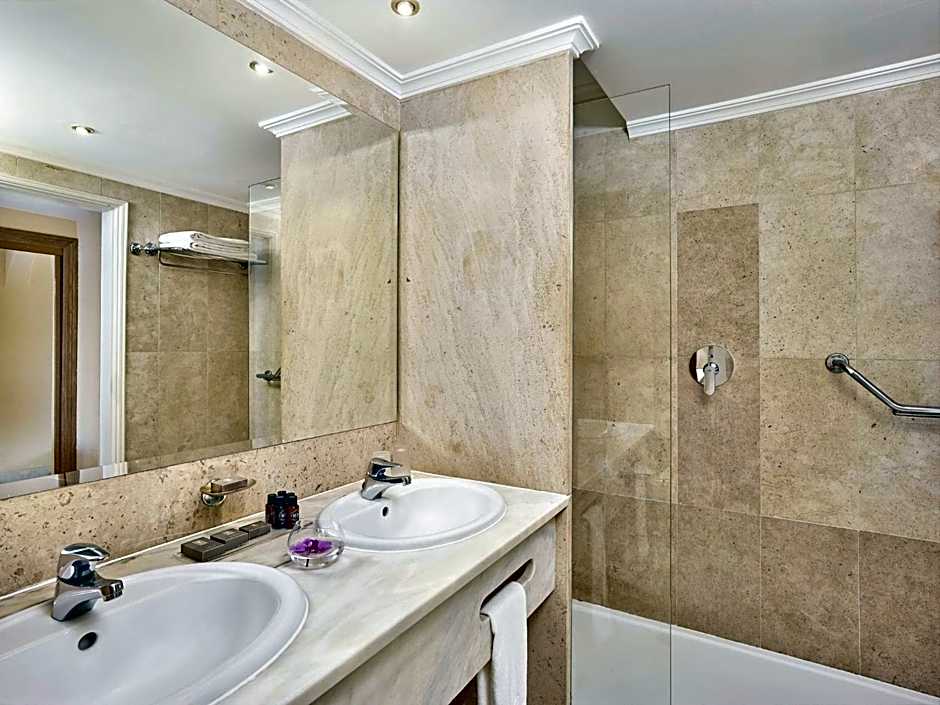 Ria Park Garden Hotel