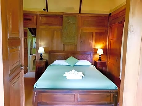 Superior Bungalow Garden View