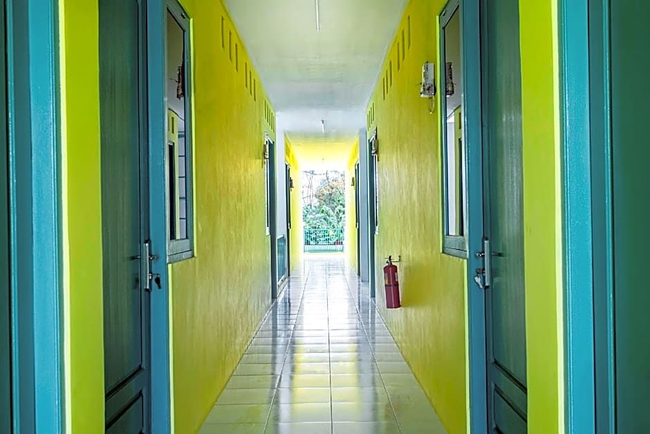 OYO Life 1889 Mbuahpage