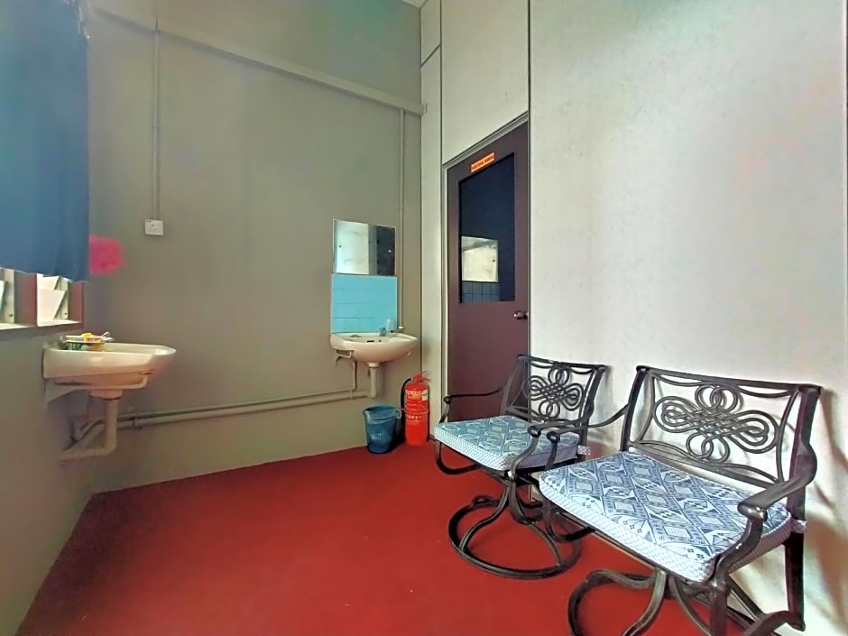 SPOT ON 89994 RZ Gold Hotel