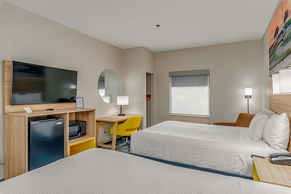 Days Inn & Suites by Wyndham Prattville-Montgomery