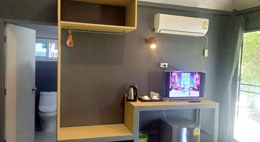 Phi Phi Sea and Hill