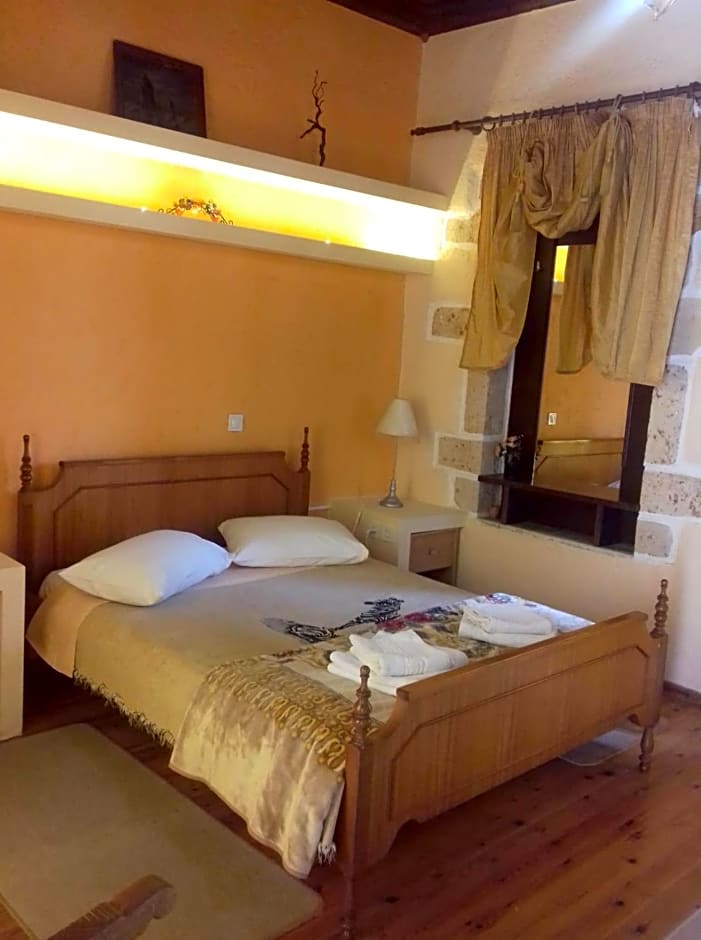 Pazinos Village Studios