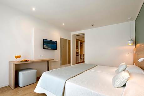 Double or Twin Room with Side Sea View