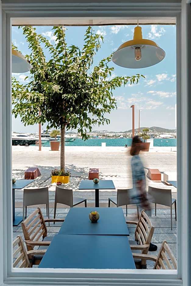 Ryans La Marina