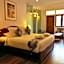 Heeren Straits Hotel