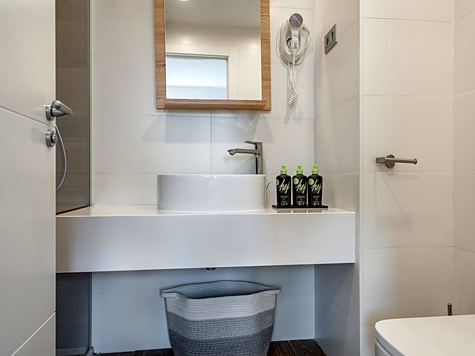 Limehome Barcelona Carrer de Fontcoberta - Digital Access