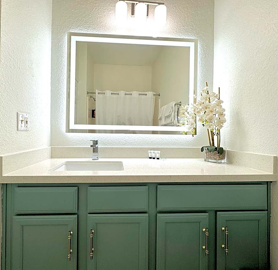 Athens Hotel & Suites