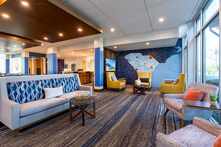 Holiday Inn Express & Suites Greenwood North By IHG