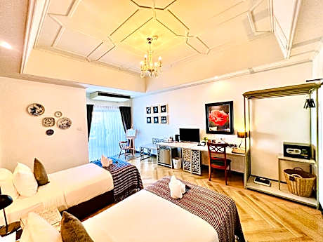Design Room with 2 Single Beds