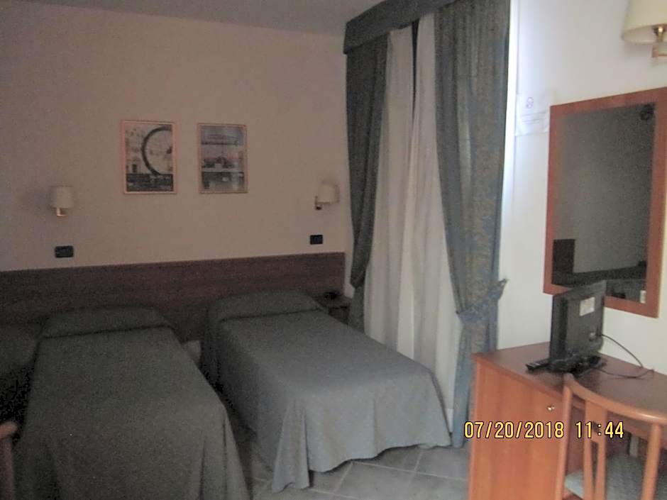 Adelphi Room & Breakfast