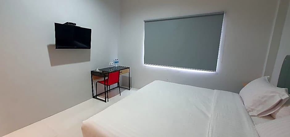 RedDoorz Plus near Siloam Hospital Balikpapan