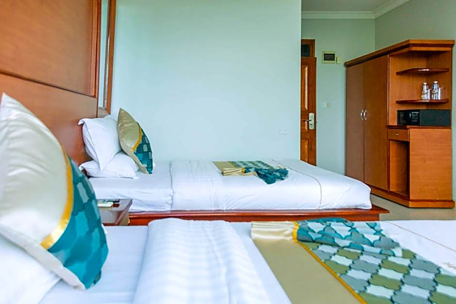 Greenlight Hotel