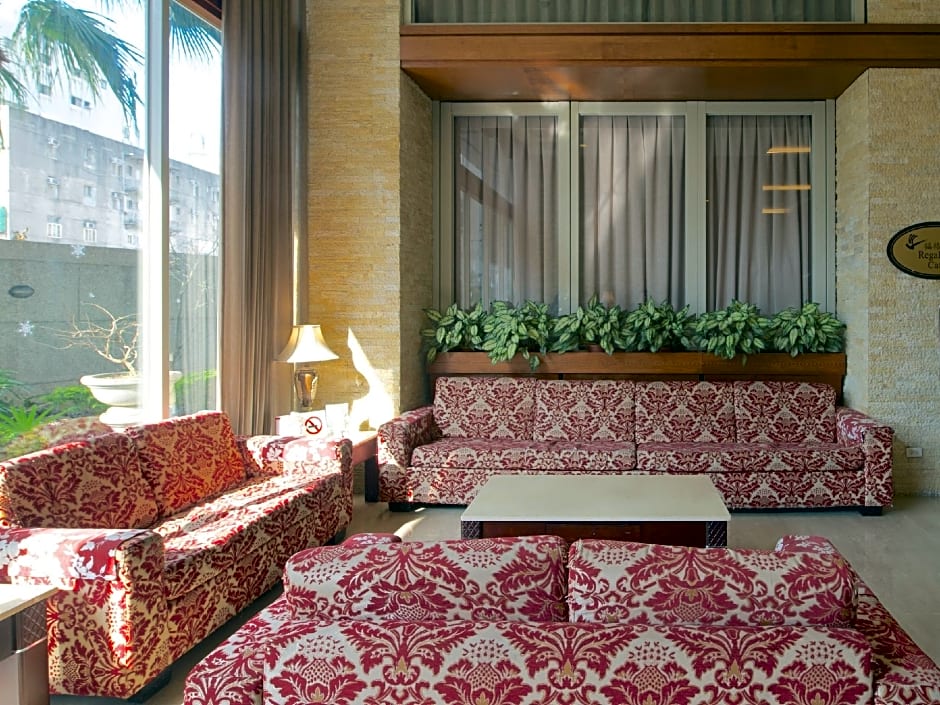 Hotel Regalees