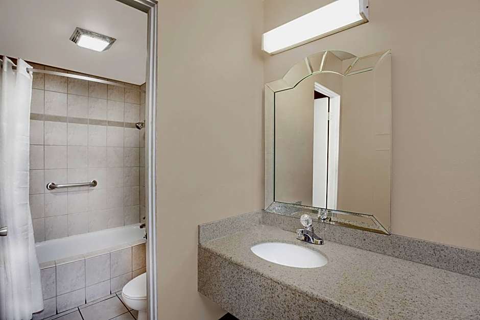Travelodge by Wyndham Barstow