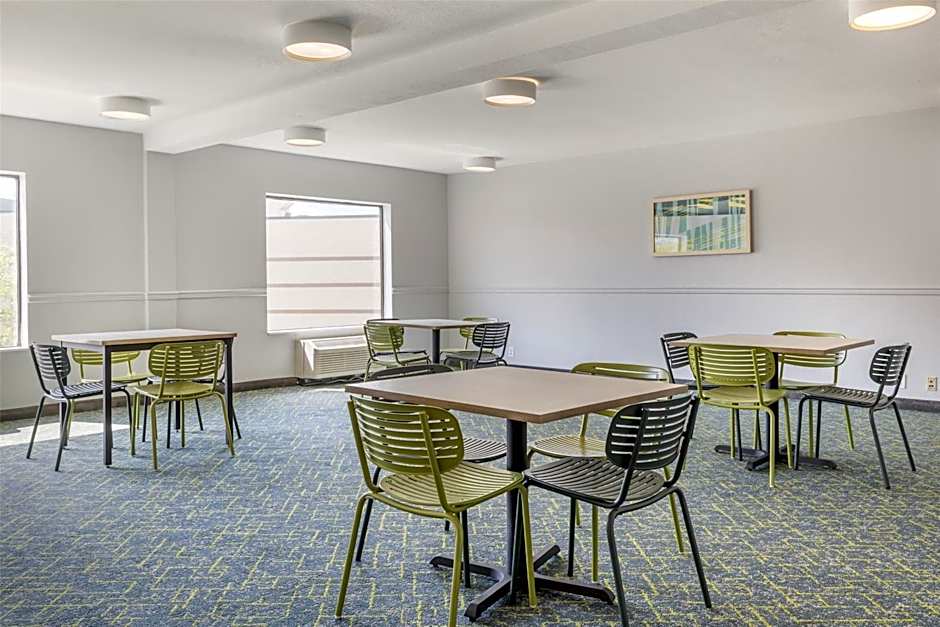 Spark by Hilton La Crosse Onalaska