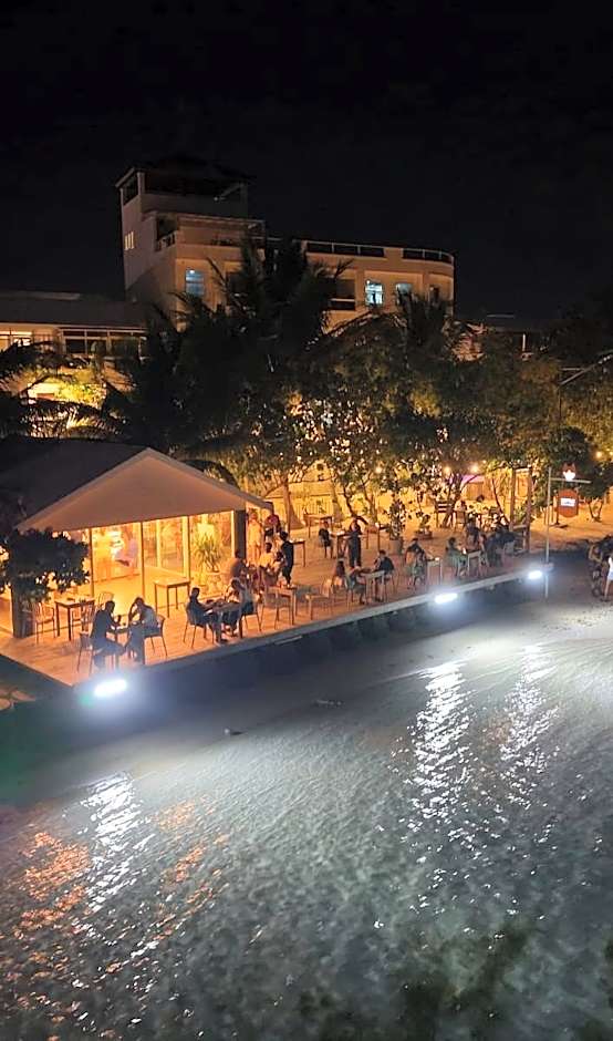 Rashu Hiyaa Hotel Dhiffushi