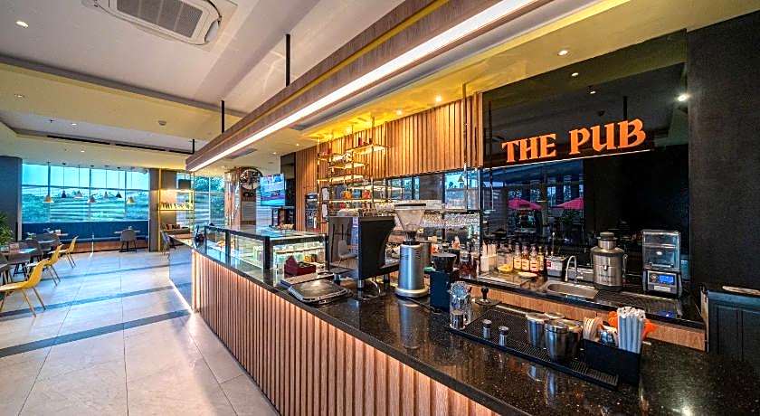 HARRIS Suites Puri Mansion