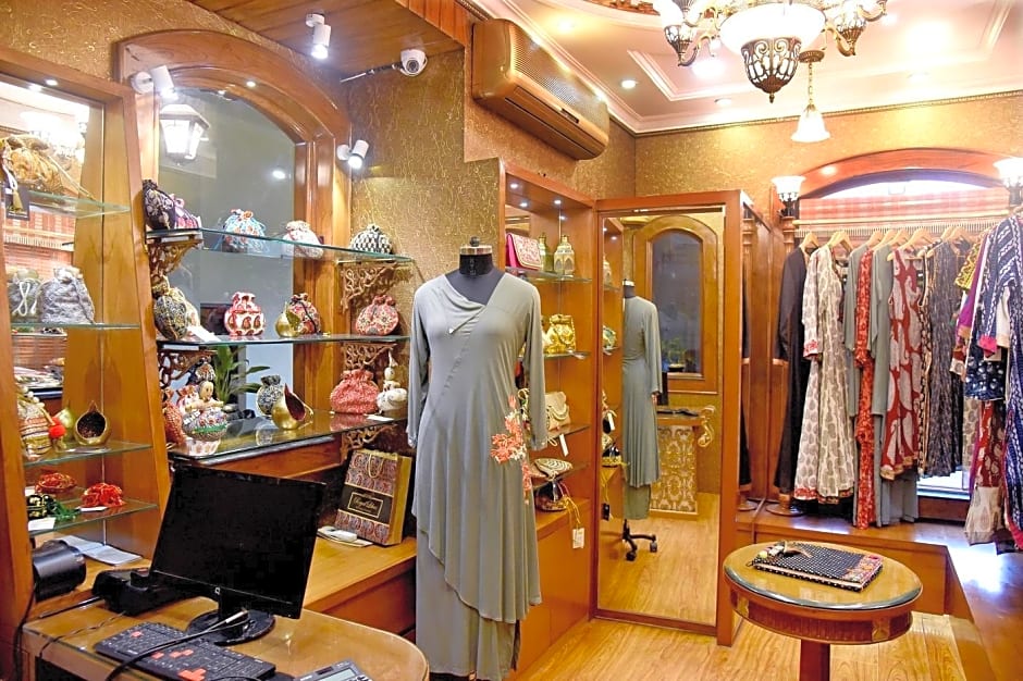 Noor Us Sabah Palace