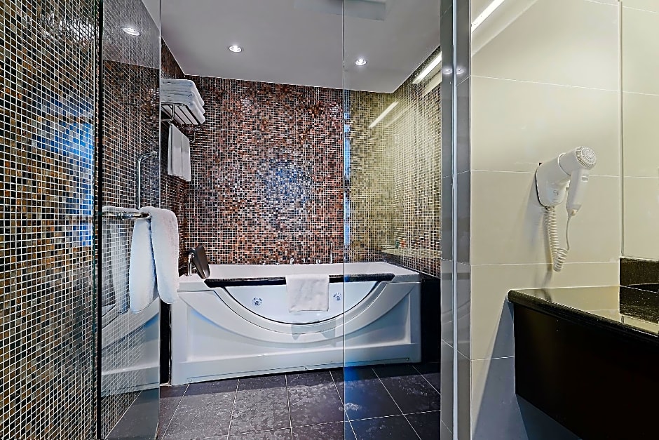 Hotel Sixty3
