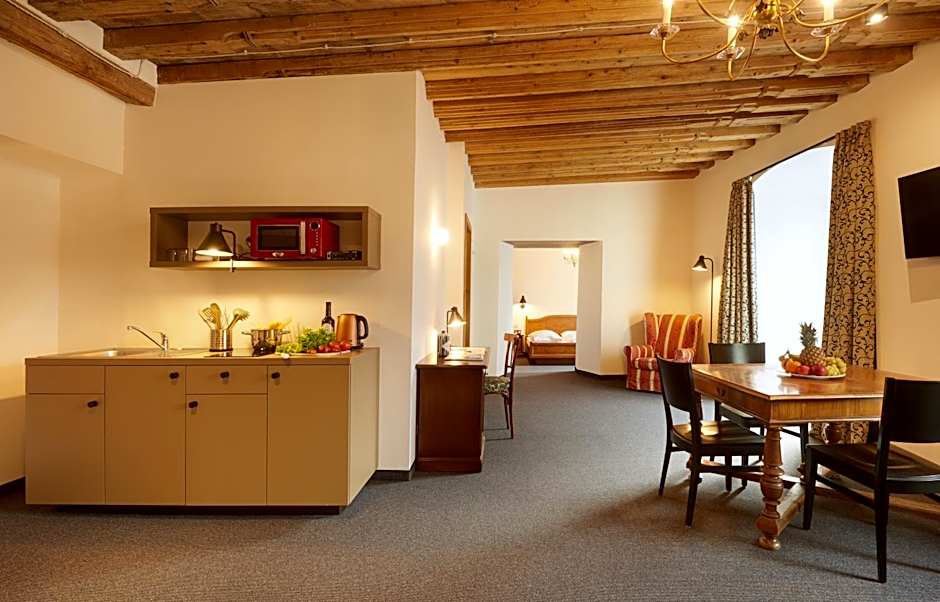 Historic Guesthouse BIRCHER B&B Apartments near Sterzing