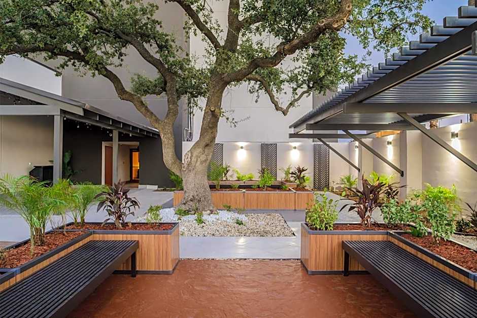 DoubleTree by Hilton Laredo