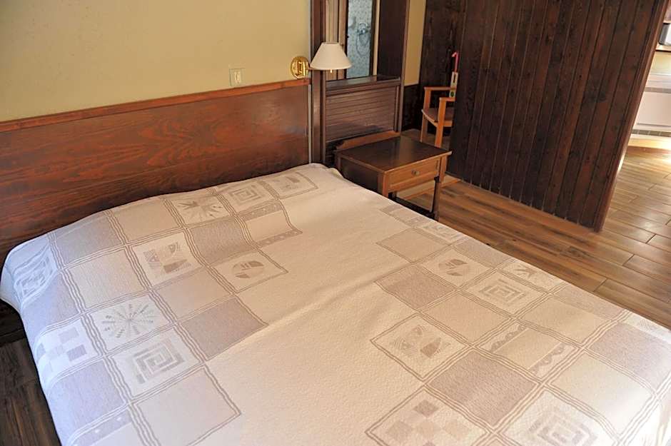 Niki Hotel Apartments