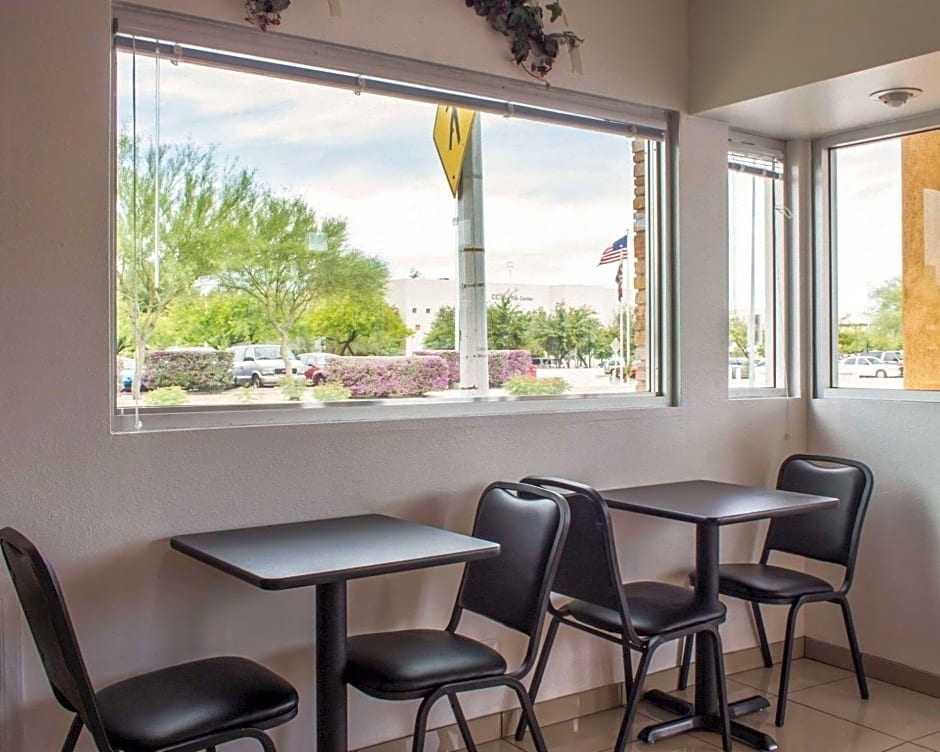 Econo Lodge University – Tucson, AZ