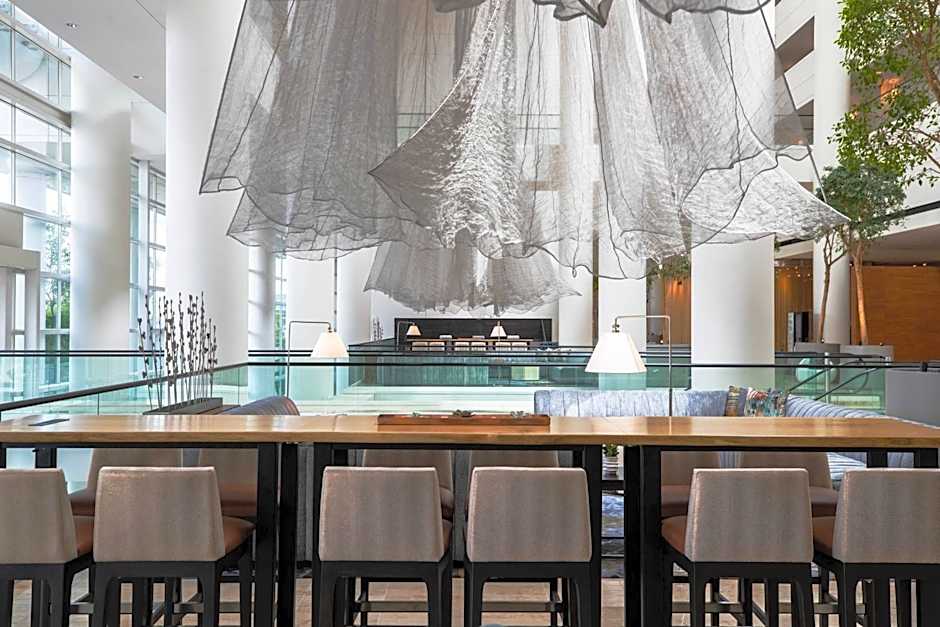 Renaissance by Marriott Schaumburg Convention Center Hotel