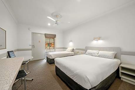 Deluxe Twin Room Type A