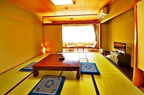 Japanese-Style Room with Shared Bathroom - Smoking